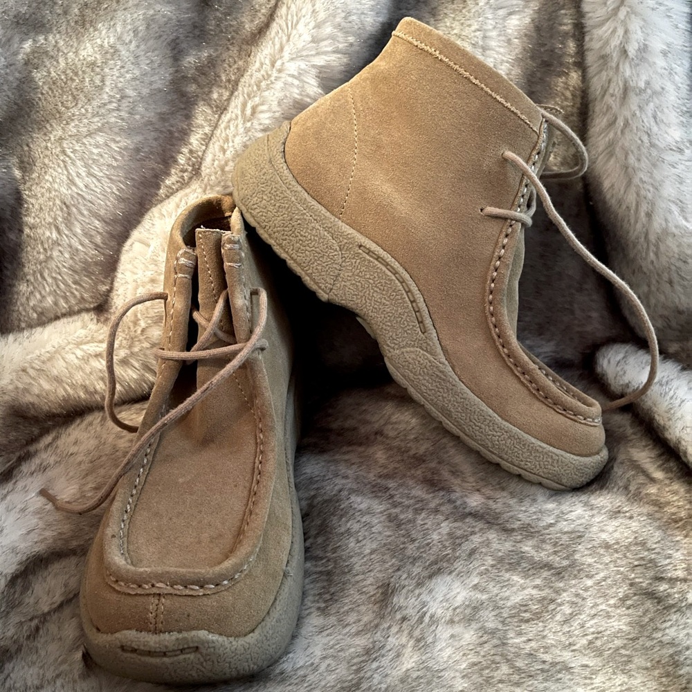 Tan boots 8.5